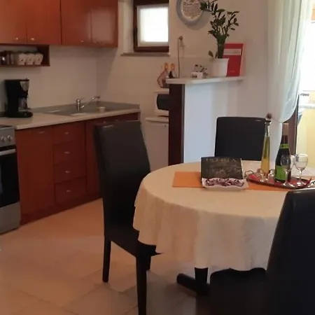Apartment In With Balcony, Air Conditioning, Wifi, Washing Machine