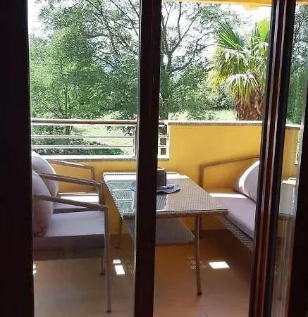 In With Balcony, Air Conditioning, Wifi, Washing Machine * Roc